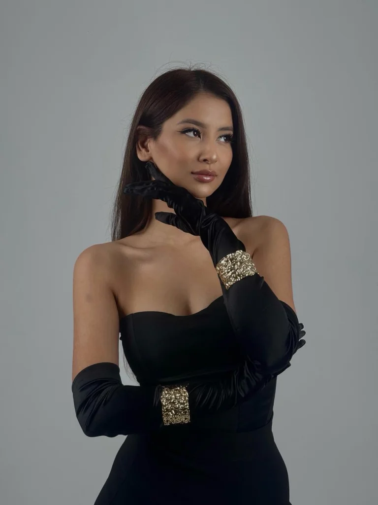 Esmina — Prime Models